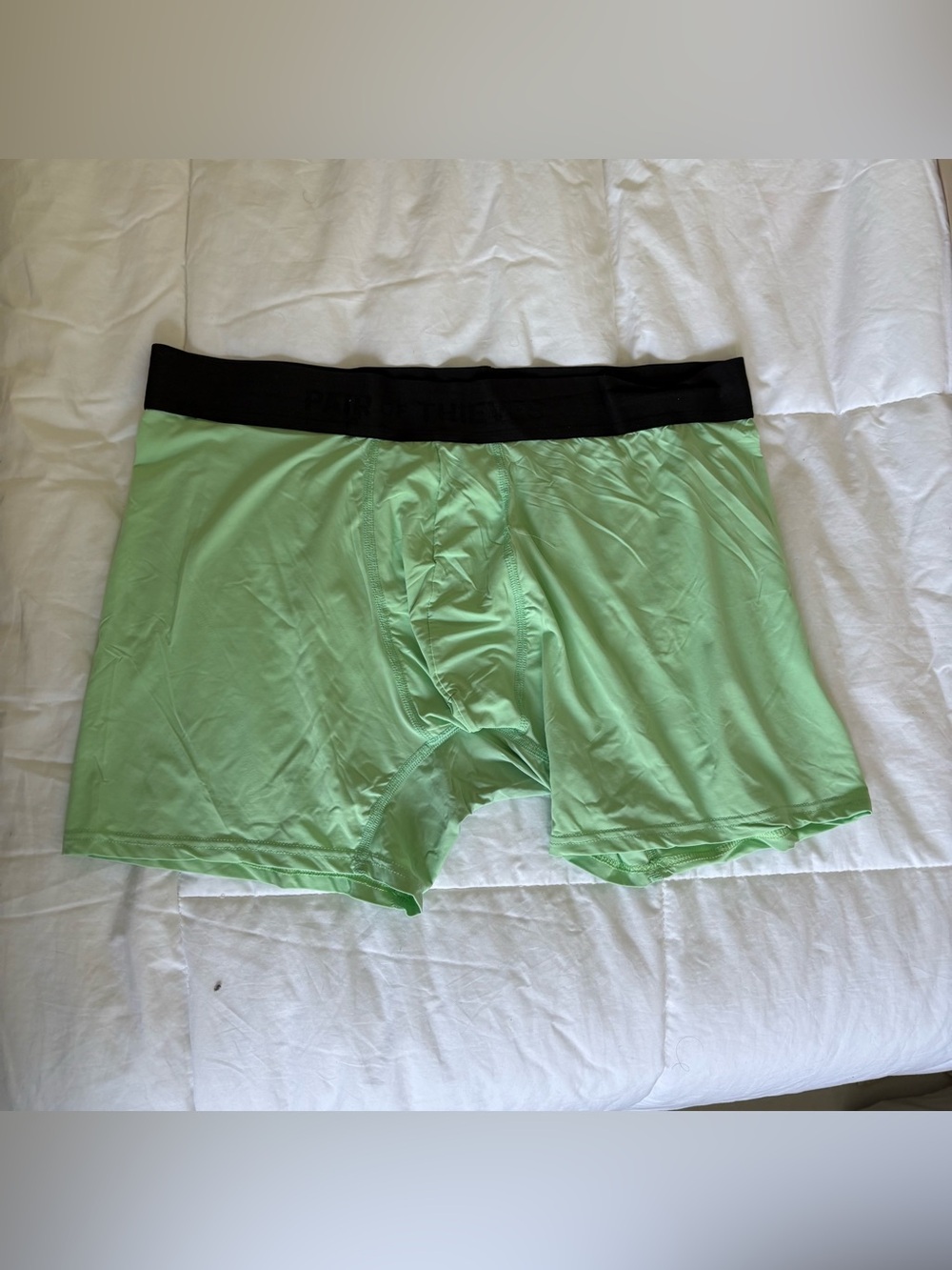 Pair of Thieves Men’s Mint Green Compression Shorts | XL | Item 0432